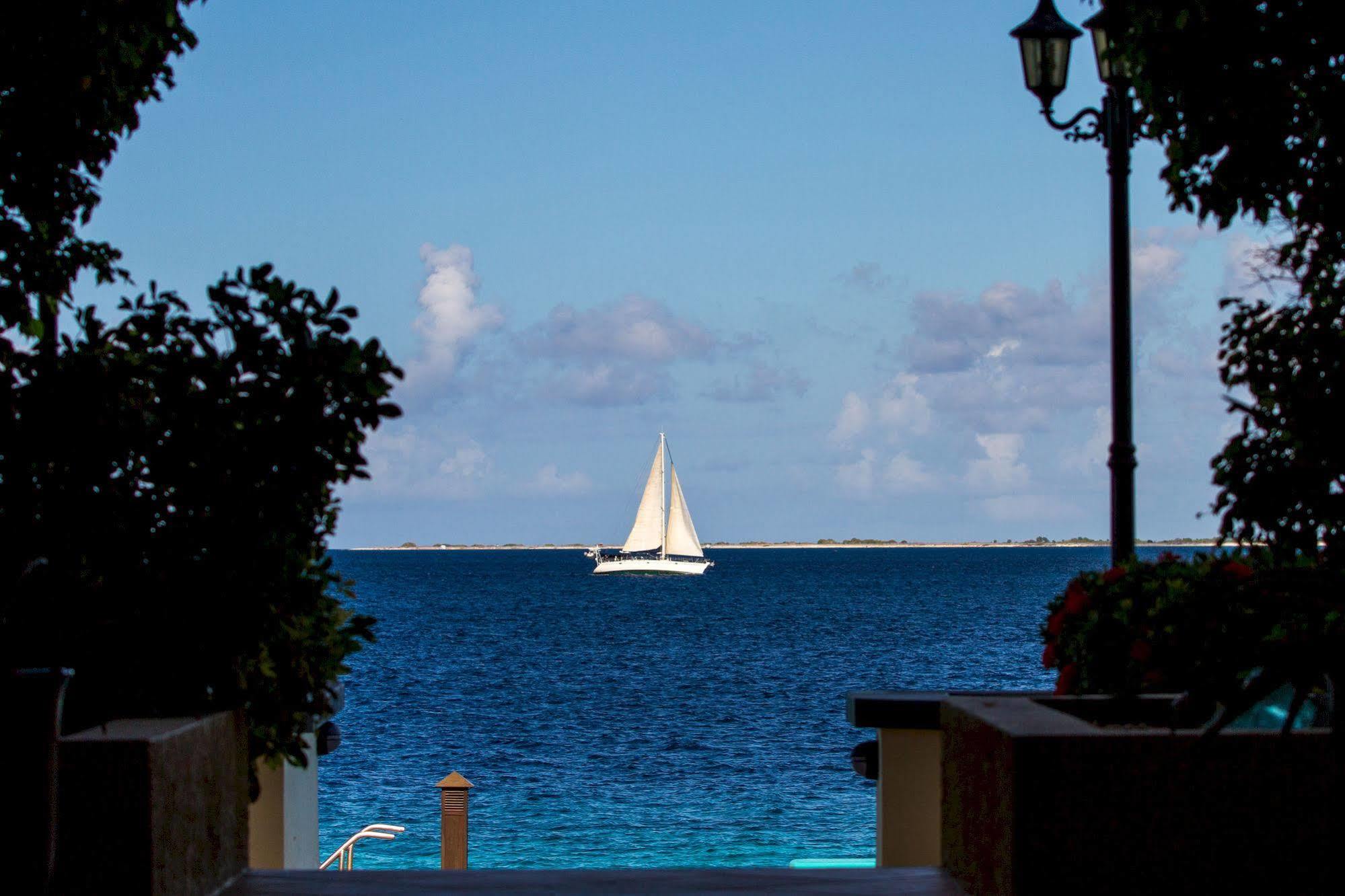 The Bellafonte - Luxury Oceanfront Hotel Kralendijk  Luaran gambar